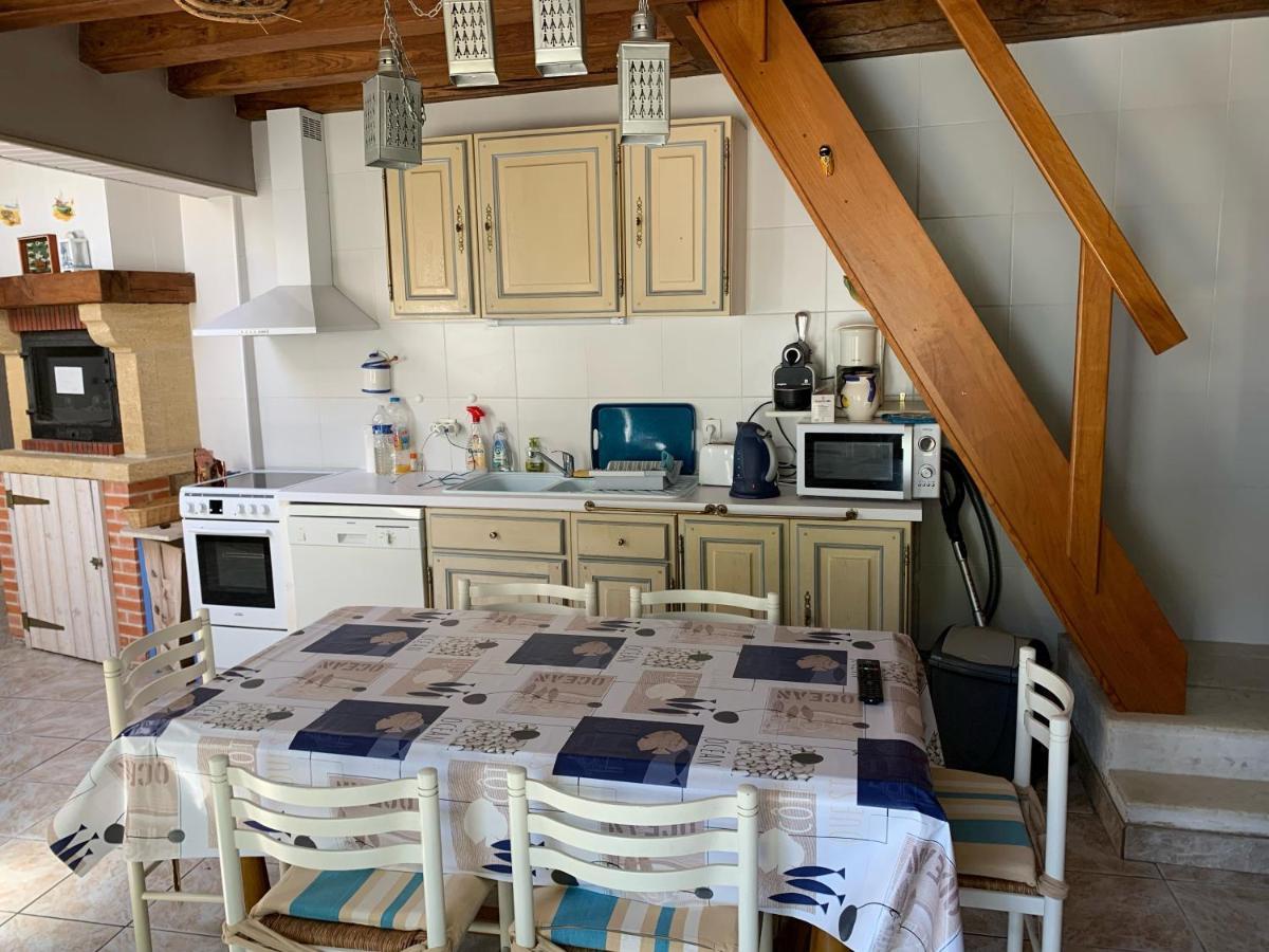 Maison De Pays Au Centre Du Village Saint-Martin-de-Ré Екстериор снимка