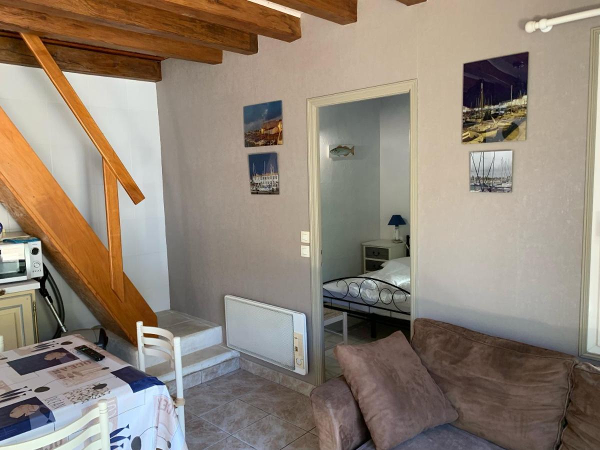 Maison De Pays Au Centre Du Village Saint-Martin-de-Ré Екстериор снимка